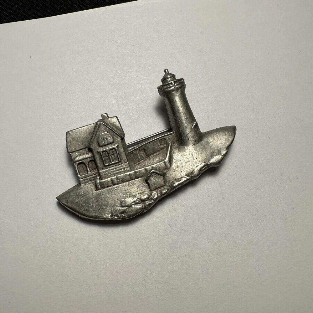 Cape Neddick Maine Lighthouse Pewter Tone Brooch Pin Signed REN